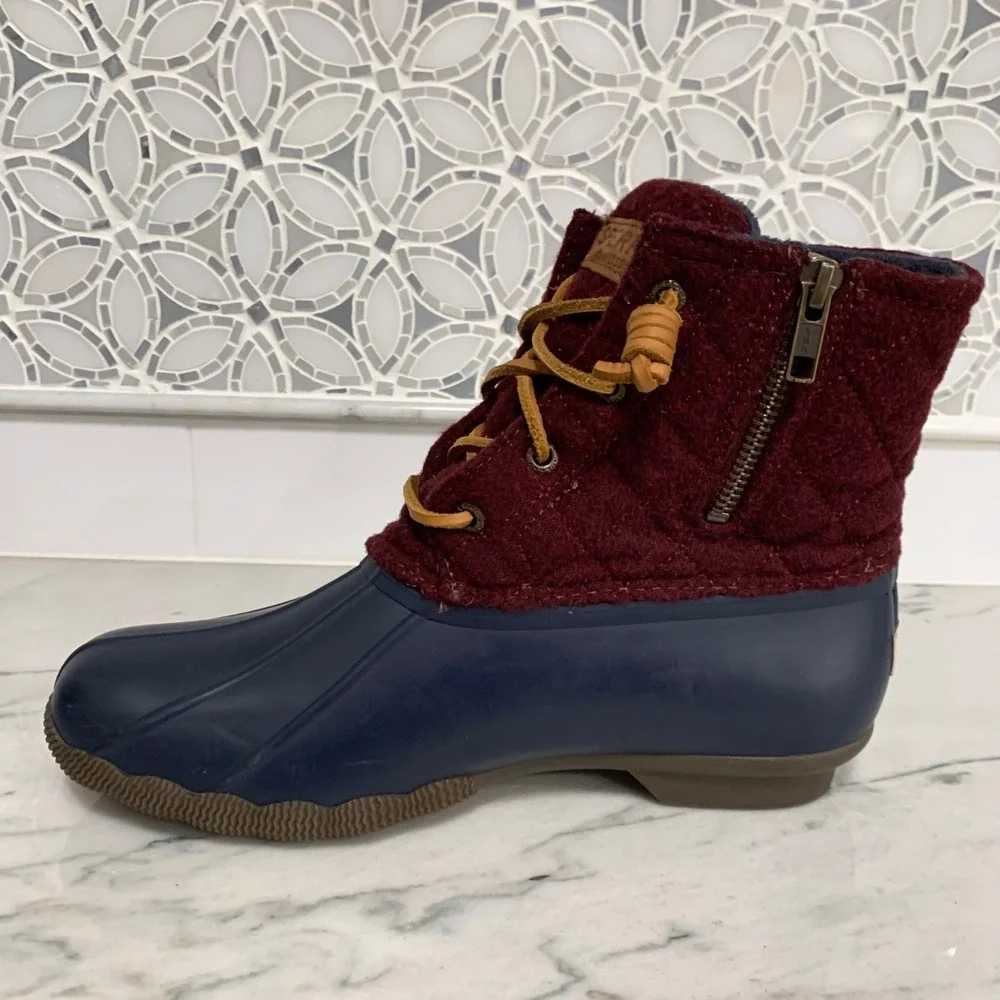 Sperry Women's Saltwater Duck Boots Quilted Wool Burgundy Navy‎ STS97568F Size 8